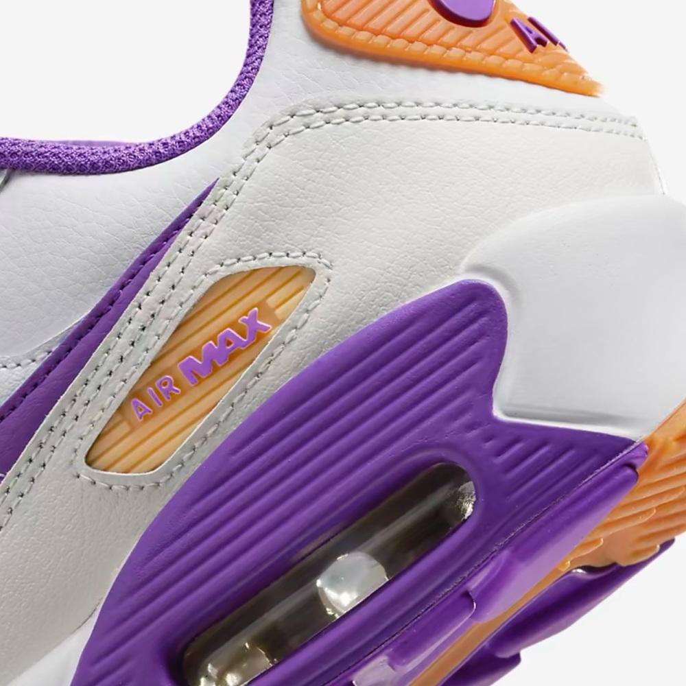 Nike Air Max 90 LTR
Big Kids' Shoes
White/Phantom/Citron Tint/ Action Grape - Picture 15 of 16